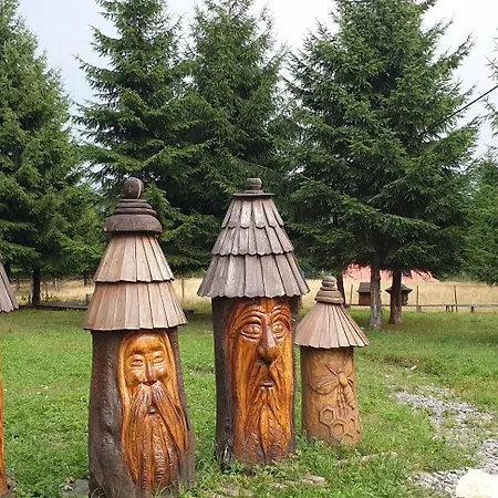Zatisi Na Pomezi *